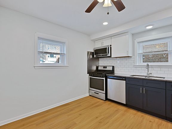5th image of 5323 N Rockwell St #G
