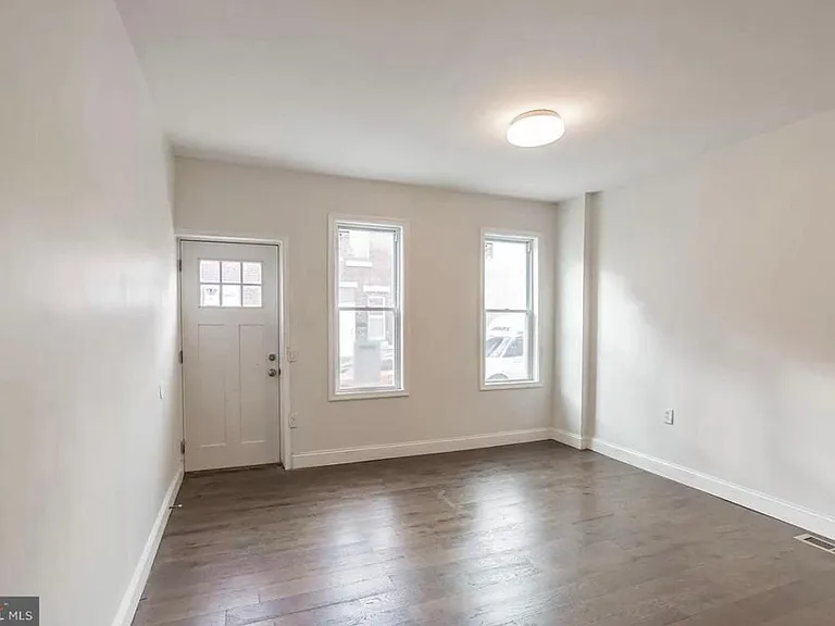 1825 McClellan St — Photo 2