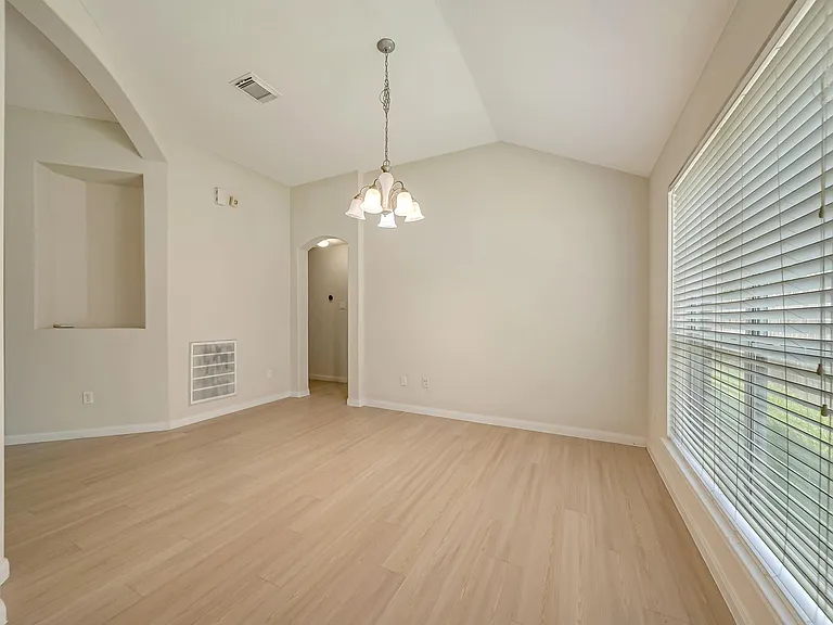 12810 Lake Shore Dr — Photo 8