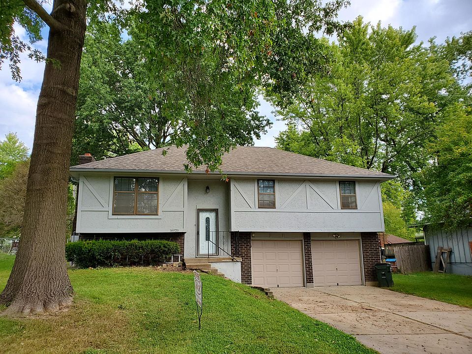 Home on a treed lot Large back yard.