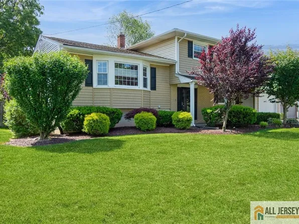 1516 N Indian Pl, North Brunswick, NJ 08902