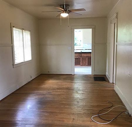 4th image of 111 E Laurel Ave