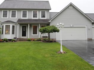 1154 Channing Woods Dr, Webster, NY 14580
