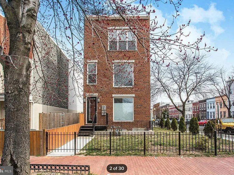 1401 1st St NW — Photo 4