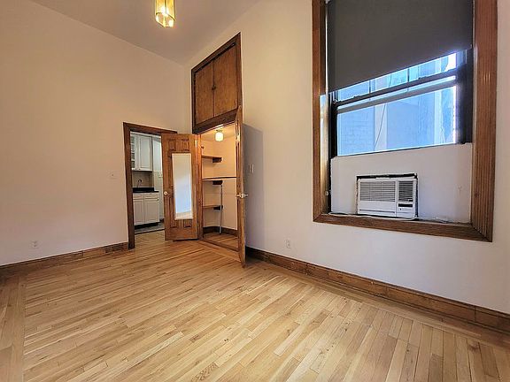 5th image of 49 Park Ave #2Z