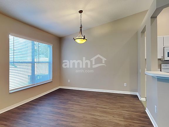 4th image of 7518 Savannah Ln