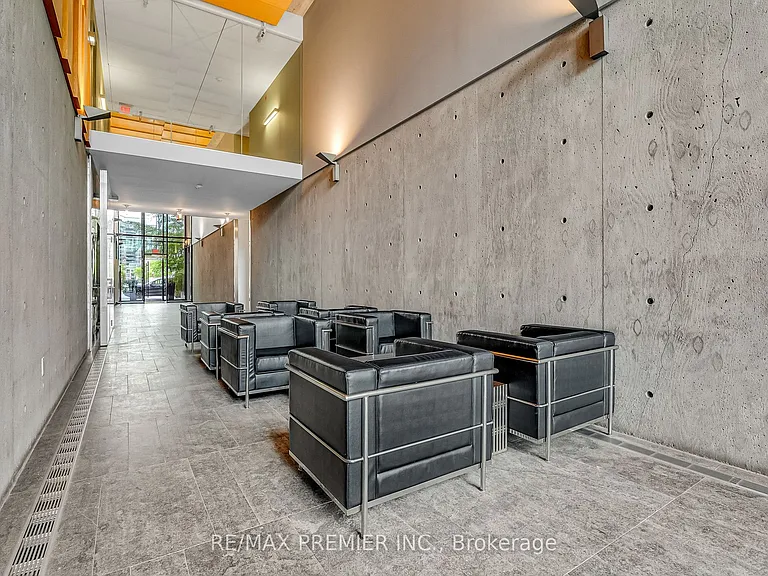 25 Stafford St #407 — Photo 3