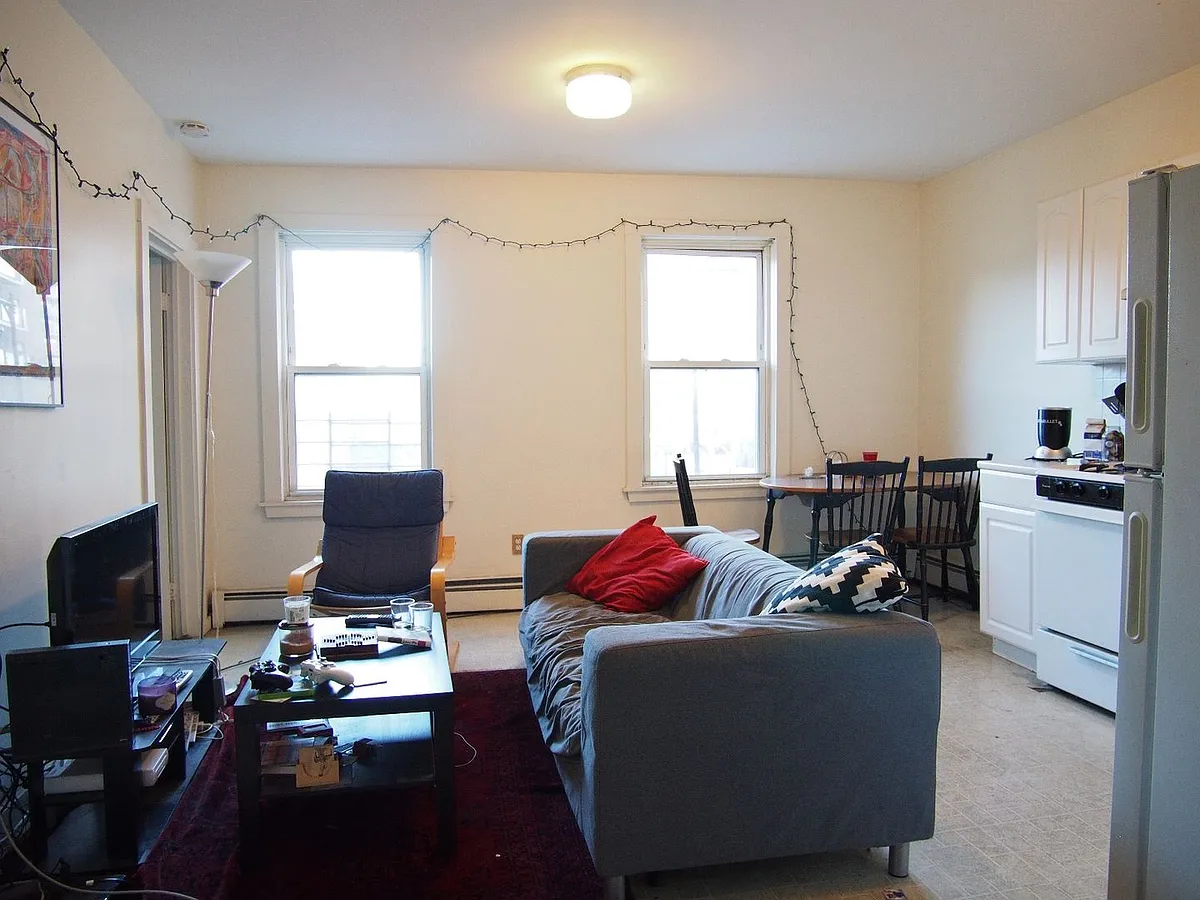 Building Photo - 1582 Tremont St #4