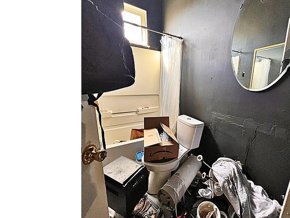 5th image of 101 Trafalgar Dr
