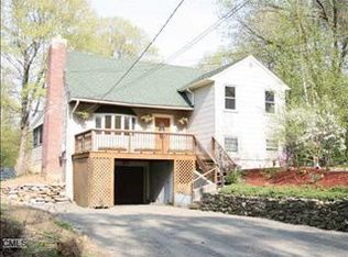 12 Taagan Point Dr, Danbury, CT 06811