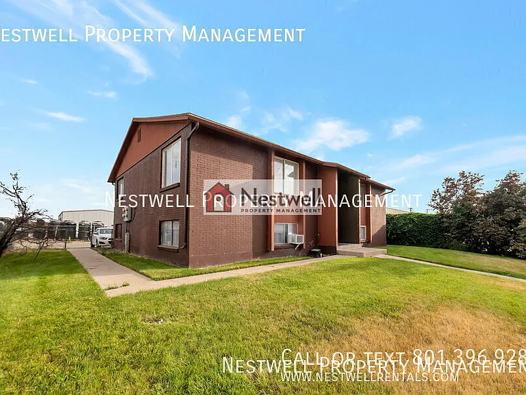 1881 W Lake Park Dr #3 — Photo 16