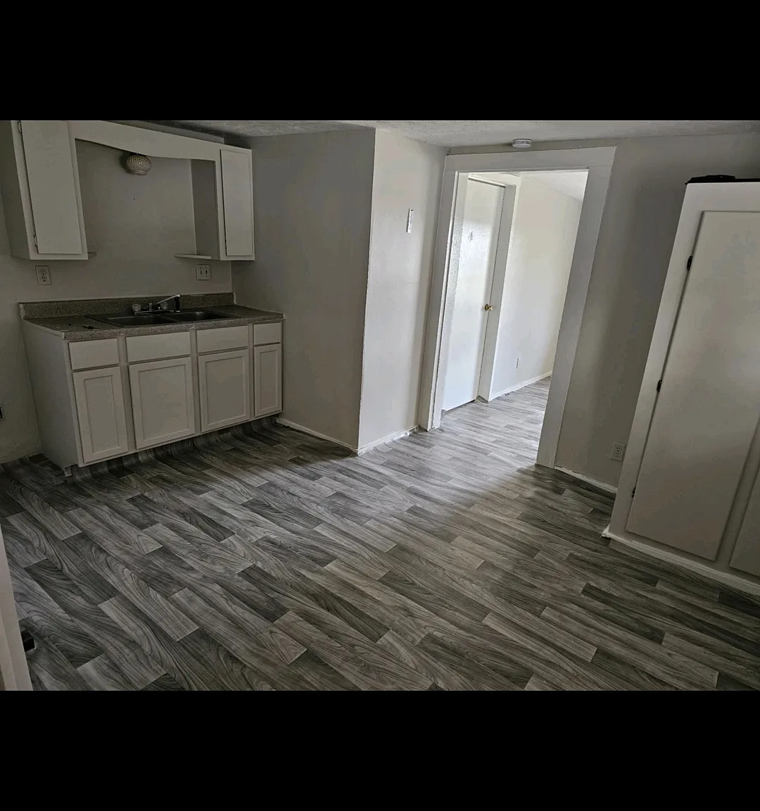 401 E Main St — Photo 1
