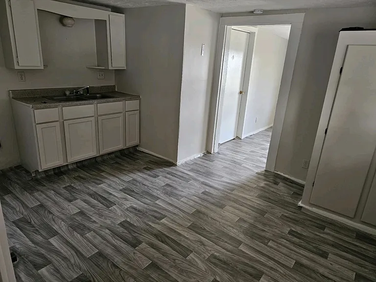 401 E Main St — Photo 1