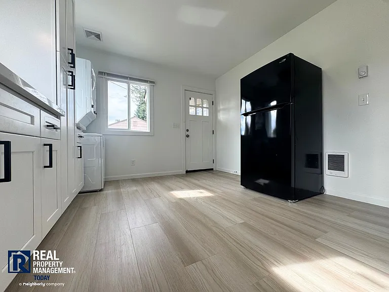 8420 1/2 S Tacoma Way #1 — Photo 7