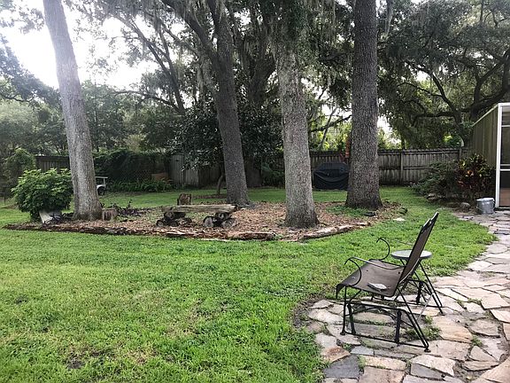 5th image of 103 Wild Oak Dr