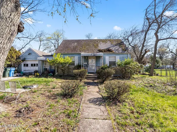 18 Pica Place, Tinton Falls, NJ 07724