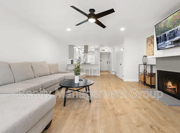 6821 Alvarado Rd #8 — Photo 11