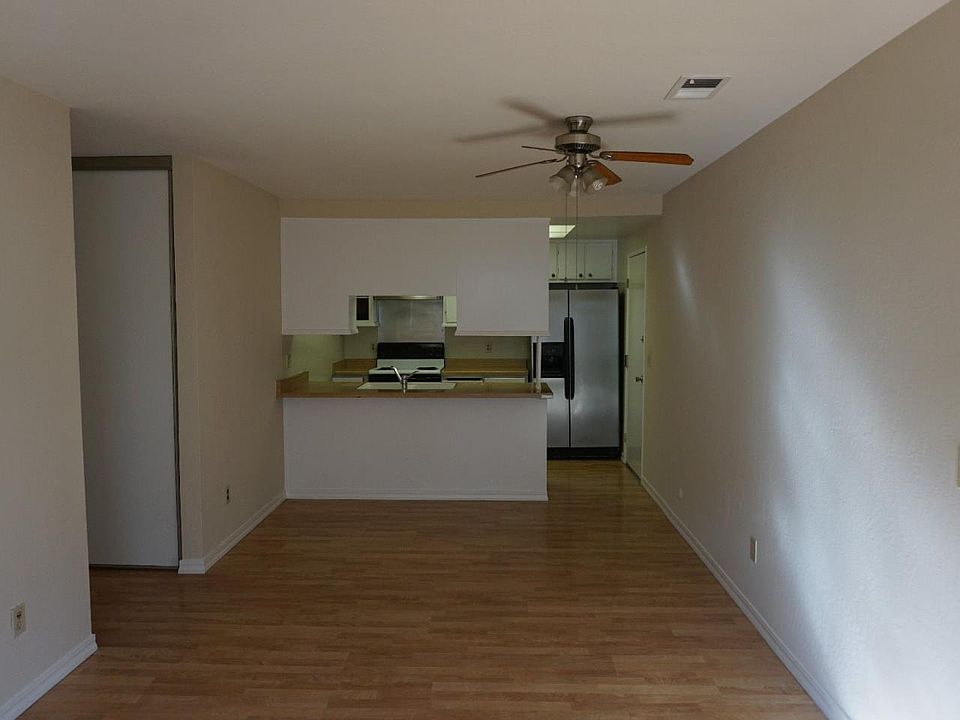 2nd image of 331 Ryegate Ct