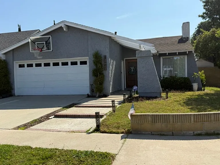 19728 Normandale Ave — Photo 1