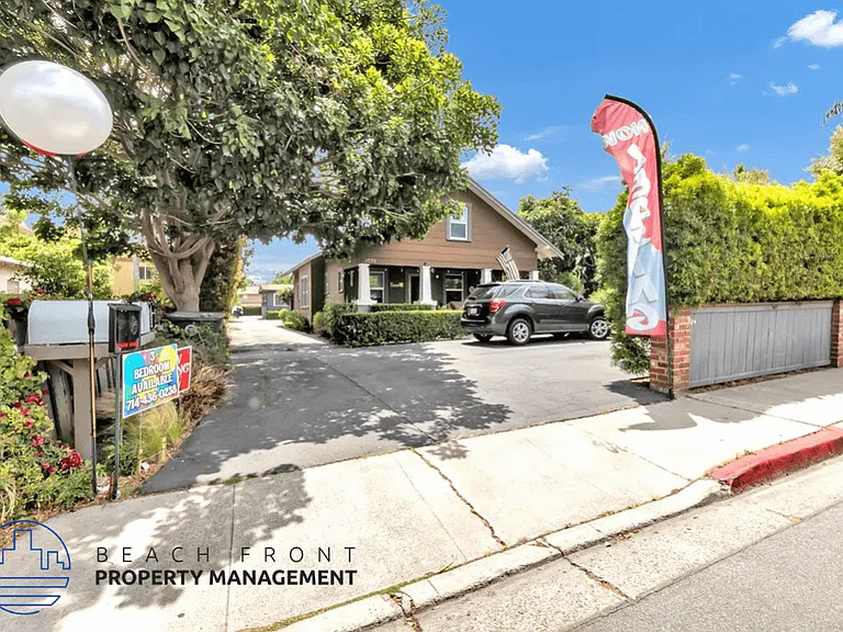 2674 Elden Ave. — Photo 12