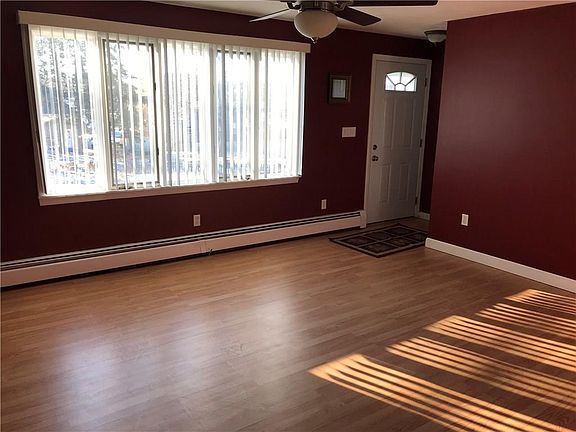 3rd image of 18 Yeoman Ave