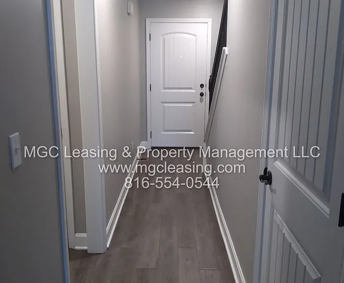 9324 N Main St — Photo 43