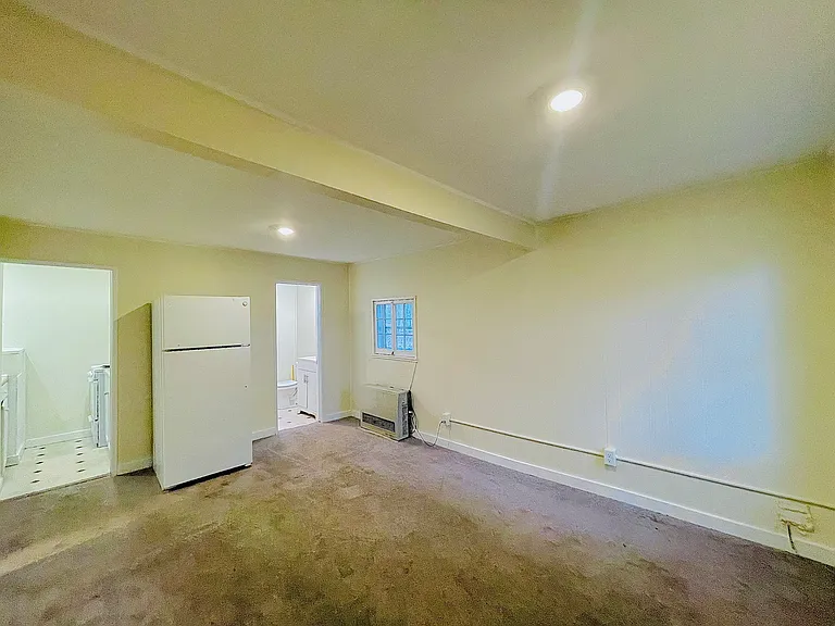 81 Sharrow Cir — Photo 8