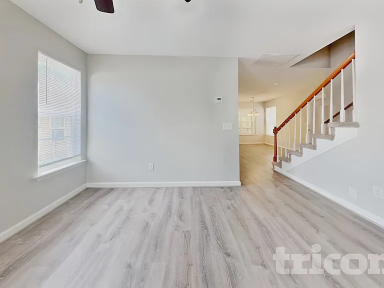 4828 Lighthouse Ct — Photo 3