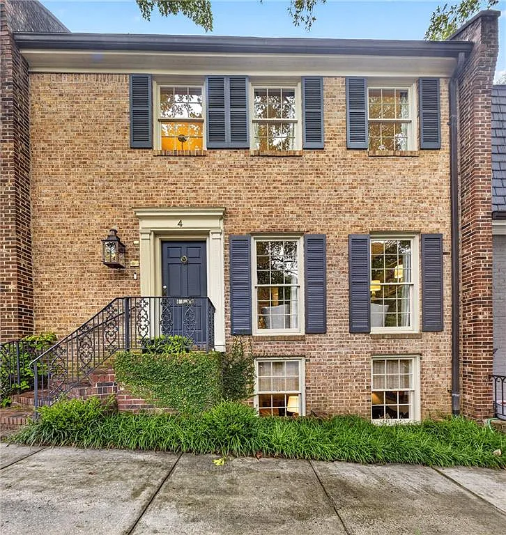 3 bed, 3.5 bath, 2160 sqft, $9,000 — Photo 1