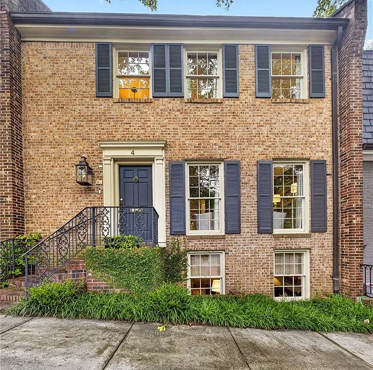 4 Montclair Dr NE