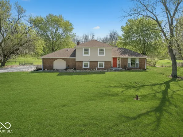 2367 E 400 N, Whiteland, IN 46184