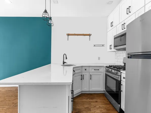 297 Hinsdale Street image 8 of 15