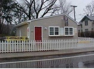 805 Mendon Rd, Cumberland, RI 02864