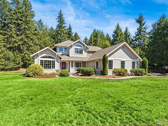 3rd image of 7180 Winterberry Pl NW