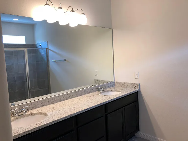 736 E Victoria Trails Blvd — Photo 7