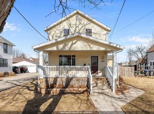 207 W Forest Ave, Neenah, WI 54956