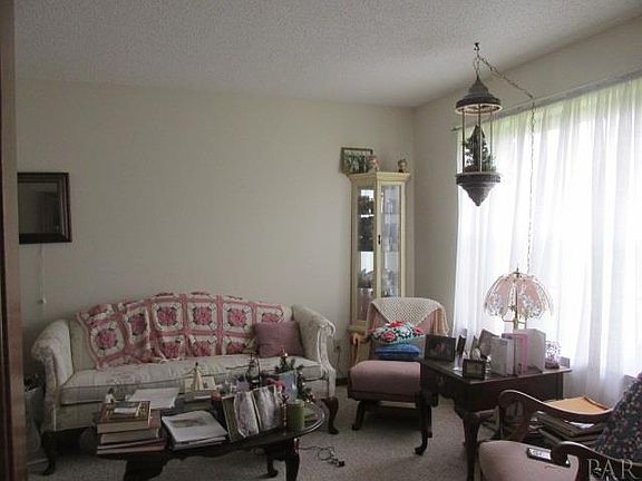 4th image of 3640 Monteigne Dr