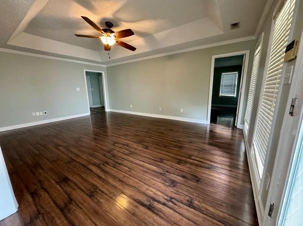 140 Clear Creek Dr