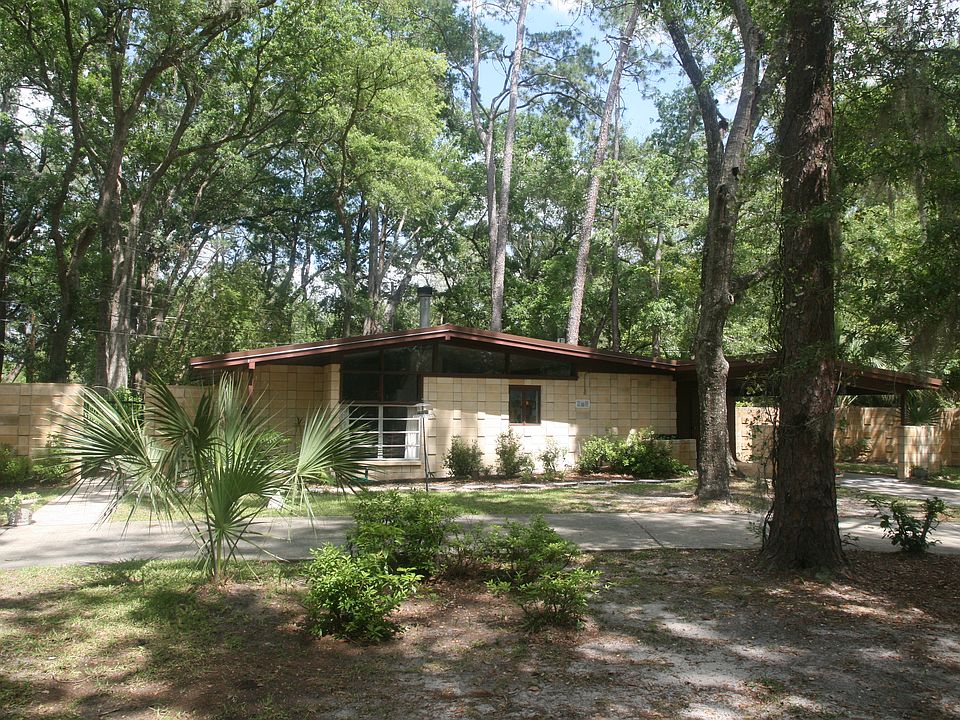 1st image of 1827 NW 40th Ter