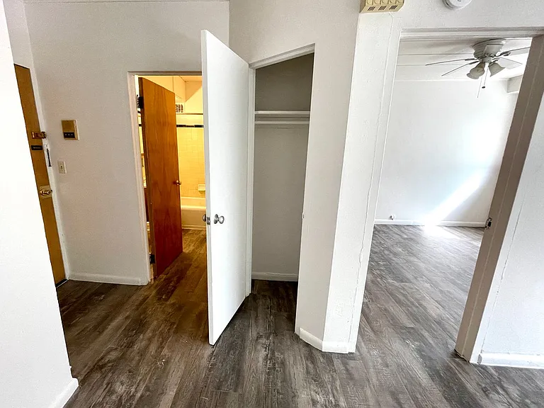 930 N Marshall St — Photo 10