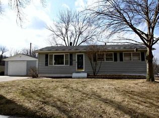 8304 7th St W, Rock Island, IL