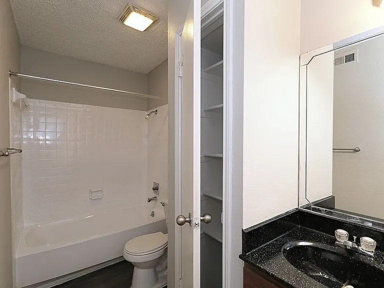 City Summit Apartments — Photo 75
