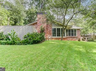 570 Valley Ln, Sandy Springs, GA 30328