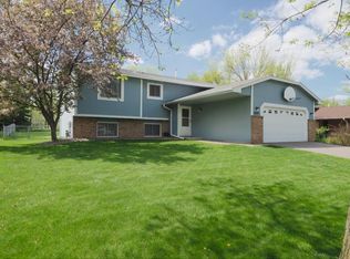 5829 Ridge Creek Rd, Shoreview, MN 55126