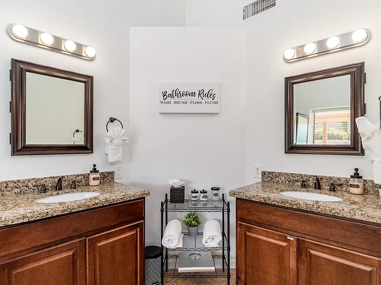 5139 E Fellars Dr — Photo 18