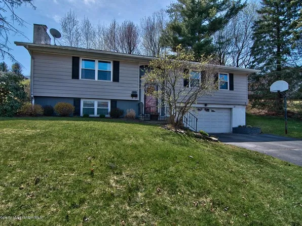 300 Carnation Dr #L2, Clarks Summit, PA 18411