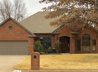 10008 Birkenhead Ct, Yukon, OK 73099