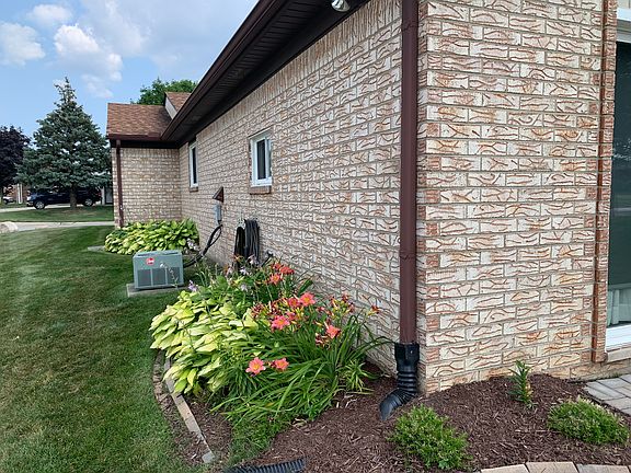 3rd image of 29711 Park Place Dr