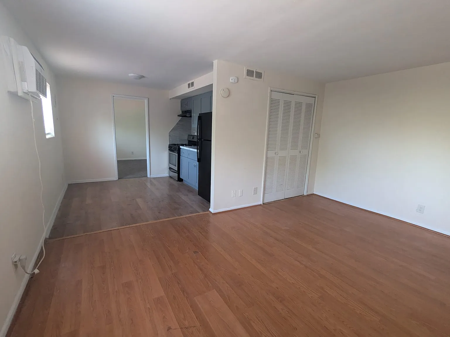 1 bed, 650 sqft, $1,300 — Photo 4