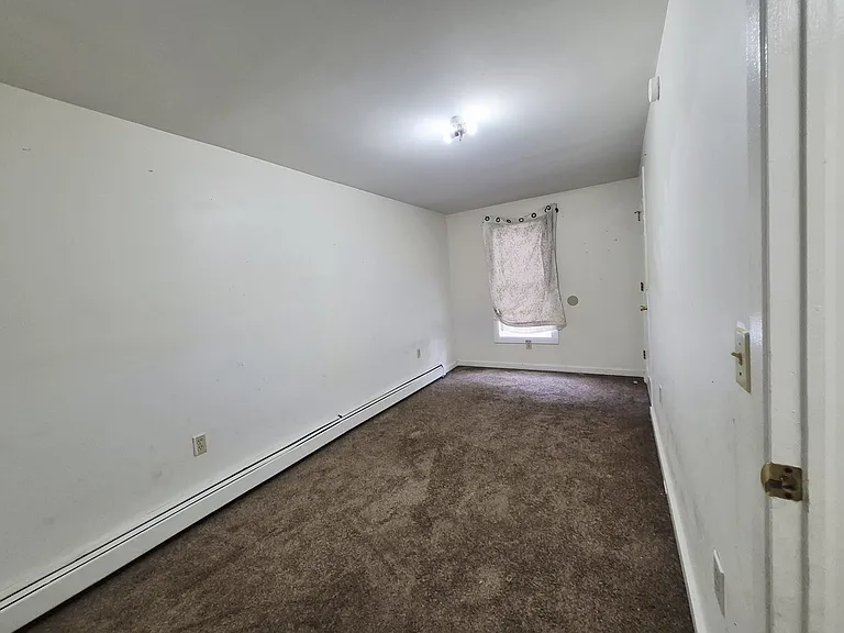 68 Green Pl #1 — Photo 5